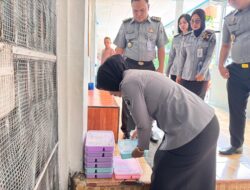 Komitmen Beri Pelayanan Terbaik, Kalapas Kelas I Bandar Lampung Awasi Langsung Penyajian Hingga Distribusi Makanan