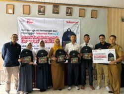 Telkomsel Salurkan Bantuan Tas Sekolah Hasil Penukaran 1 Juta Telkomsel Poin dan uCoin by.U Melalui Program Kolaborasi Bersama Pelanggan dan Seniman Disabilitas