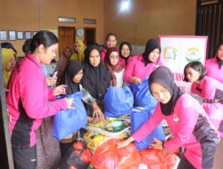 Bhayangkari dan Polresra Bandar Lampung Berikan Paket Sembako Bagi Korban Banjir