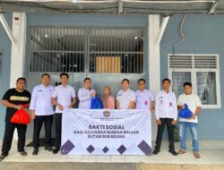 Gelar Bakti Sosial, Kepala Rutan Sukadana Salurkan Paket Sembako Kepada Keluarga Warga Binaan