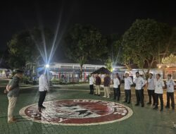 Tim Satopspatnal Lapas Kelas I Bandar Lampung Gelar Razia dan Tes Urine Warga Binaan di Blok Hunian