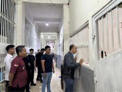Kalapas Narkotika Bandar Lampung Pimpin Patroli Malam Blok Hunian Warga Binaan Guna Deteksi Dini Gangguan Keamanan