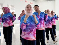 Senam Sehat Jumat Pagi, Petugas dan Dharma Wanita Lapas Kotabumi Gelar Senam Bersama