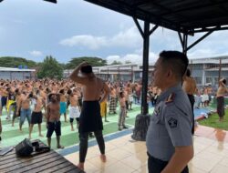 Jaga Kesehatan dan Kebugaran Tubuh, Kalapas Kelas IIA Kotabumi Pantau Senam dan Olahraga Warga Binaan