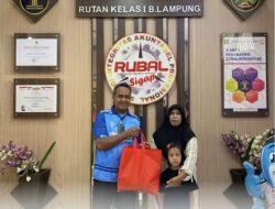 Karutan Kelas I Bandar Lampung Berikan Bantuan Paket Sembako Kepada Keluarga Warga Binaan