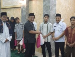 Safari Ramadhan di Lapas Narkotika Jakarta, Direktur Binapi Yulius Berikan Santunan Kepada Anak Yatim