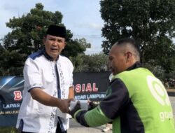 Kepala Lapas Narkotika kelas IIA Bandar Lampung Bagikan Takjil Gratis Dalam Peringati Hari Bhakti Pemasyarakatan Ke-61
