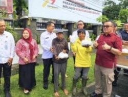 Raih Keberkahan Ramadhan, Kanwil Kemenkum Riau Bagikan Takjil Gratis Untuk Masyarakat