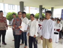 Kalapas Kelas IIA Banyuasin Serahkan Remisi Khusus Hari Raya Idul Fitri Kepada 894 Narapidana