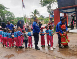 Kunjungi Damkar, Murid TK Negeri Pembina Kalianda Belajar Jadi Petugas Pemadam Kebakaran