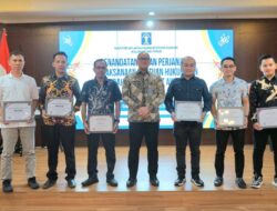 Penandatanganan Perjanjian Bantuan Hukum dan Penyerahan Sertifikat Akreditasi 2025 Digelar di Kanwil Kemenkum Kaltim