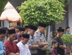 Sempurnakan Kemenangan, Karutan Nur Febrianto Bersama Jajaran Rutan Pemalang dan Warga Binaan Gelar Sholat Idul Fitri 1446 H