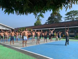 Tingkatkan Kesehatan Jasmani, Warga Binaan Rutan Sukadana Laksanakan Olahraga Pagi Bersama