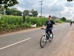 Jaga Kebugaran Tubuh, Kalapas Kotabumi Beserta Jajaran Lakukan Olahraga Sepeda dan Bulu Tangkis Bersama