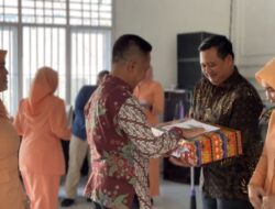 Suasana Haru, Kalapas Sudirman Jaya Pimpin Acara Pelepasan Alih Tugas Kasi Binadik Lapas Kotabumi