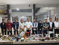 Cegah Peredaran Barang Terlarang, Kakanwil Ditjenpas Bersama Tim Satopspatnal Pimpin Razia Blok Hunian Lapas Kelas I Bandar Lampung