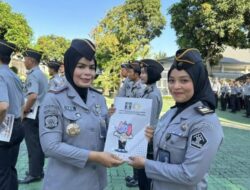 Kepala Lapas Kelas I Bandar Lampung Serahkan Kenaikan Pangkat Kepada 10 Petugas
