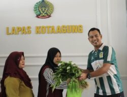 Berikan Bantuan Sosial, Wujud Nyata Kepedulian Keluarga Besar Lapas Kotaagung Terhadap Masyarakat Sekitar