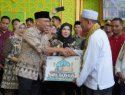 Gubernur Lampung Serahkan Bantuan Sapi Kurban dari Presiden RI