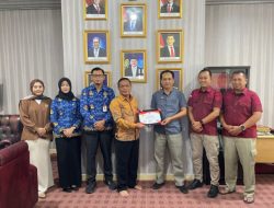 Kalapas Kelas IIB Way Kanan Terima Piagam Penghargaan dari Komisi Pemilihan Umum