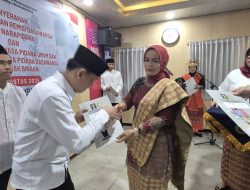 Kepala Lapas Kelas I Bandar Lampung Serahkan Remisi HUT ke-80 Kemerdekaan RI Kepada 879 Warga Binaan
