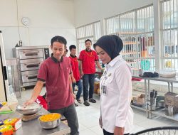 Tinjau Langsung Hari Terakhir Pelatihan Roti Akademi Passai, Kalapas Kelas I Bandar Lampung Apresiasi Kinerja Instruktur LPK Teladan Sahabat