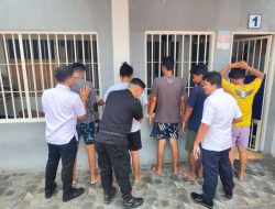 Kepala KPR Rutan Kelas I Bandar Lampung Beserta Jajaran Pengamanan Pimpin Razia dan Periksa Teralis Kamar Hunian Warga Binaan