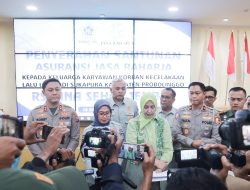 Jasa Raharja Serahkan Santunan Bagi Keluarga Korban Kecelakaan Bus Probolinggo