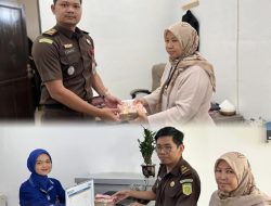 Kejari Katingan Setorkan Uang Pengganti dan Denda dari Terpidana Korupsi Pembangunan Gedung Olah Raga ke Kas Negara