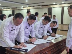 Karutan Tri Wahyu Santosa Tandatangani Perjanjian Kinerja 2025 di Kanwil Pemasyarakatan Lampung