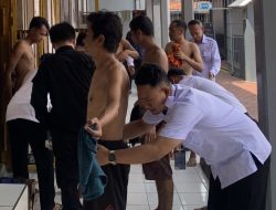 Jajaran Pengamanann Lapas Kelas IIB Brebes Geledah Hunian dengan Humanis Guna Cegah Deteksi Dini Gangguan Kamtib