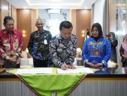 Perkaut Sinergi, Bapas Kelas II Pringsewu Lakukan Penandatanganan MoU Pidana Kerja Sosial dengan Pemerintah Daerah