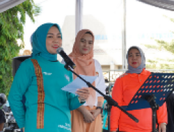 Senam “Payu Kidah” Meriahkan HUT KORPRI ke-54 dan Peringatan Hari Ibu ke-97 di Lapangan Korpri