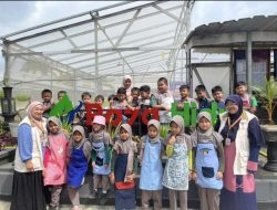 Serunya Outing Class di Balik Jeruji, Siswa SD Alam Al Karim Panen Sayur hingga Jadi Baker Cilik di Lapas Rajabasa