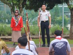 Disiplin dan Berkarakter, Warga Binaan Lapas Cibinong Ditempa Lewat Latihan Pramuka LKBB Tongkat
