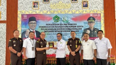 Kajari Subari Kurniawan Jadi Narasumber Peningkatan Pemahaman Kesadaran Hukum Dalam Sistem Pengendalian Internal Kementerian Agama Kepada Kepala Madrasah Se-Kabupaten Tanggamus