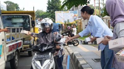 Bank Lampung Gelar Program Berbagi Takjil di Seluruh Kantor Operasional