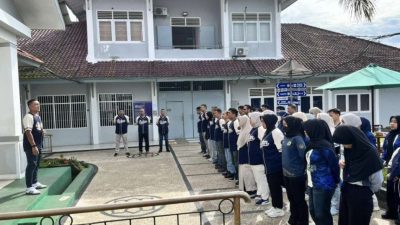 Petugas dan Warga Binaan Bersinergi, Rutan Kelas I Bandar Lampung Gelar Aksi Bersih di Mushola Al-Ikhlas Way Hui