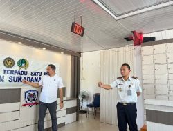 Komitmen Pelayanan Prima, Kepala Rutan Sukadana dan Jajaran Uji Kesiapan Kunjungan Hari Raya Lewat Simulasi