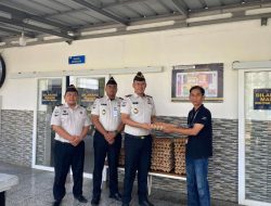 Karutan Bandar Lampung Serahkan Hasil Produksi Telur Ayam Kepada Pihak Ketiga Sebagai Wujud Keberhasilan Program Pembinaan Kemandirian