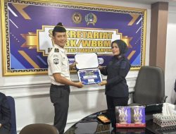 Apresiasi Dedikasi di Garda Terdepan, Kepala Lapas Kelas I Bandar Lampung Sematkan Predikat Pegawai Teladan Periode Triwulan Pertama