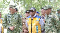 BBWS Mesuji Sekampung Bersama TNI AD Bersihkan Gulma di Bendungan Way Rarem