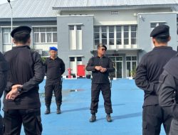 Cegah Judi Online dan Pinjol Ilegal, Kepala Lapas Karanganyar Periksa HP Seluruh Pegawai