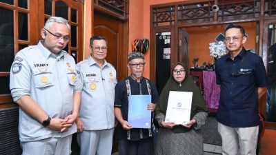 Jasa Raharja Serahkan Santunan Kepada Ahli Waris Korban Meninggal Dunia Kecelakaan KRL di Bekasi