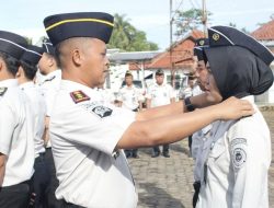 Apel Pagi Jadi Momen Apresiasi, Kalapas Andi Gunawan Pimpin Kenaikan Pangkat 12 Pegawai Lapas Kotaagung