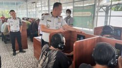 Karutan Tri Wahyu Santosa Didampingi Kepala KPR Rutan Bandar Lampung Lakukan Kontrol Fasilitas Layanan Wartelsuspas Bagi Warga Binaan