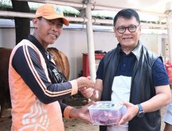 Jasa Raharja Salurkan Paket Daging Kurban untuk Masyarakat
