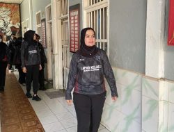 Tetap Siaga Saat Cuti Bersama, Kalapas Ike Rahmawati Pimpin Penggeledahan dan Deteksi Dini serta Sapa Warga Binaan