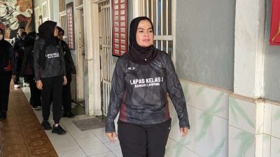 Tetap Siaga Saat Cuti Bersama, Kalapas Ike Rahmawati Pimpin Penggeledahan dan Deteksi Dini serta Sapa Warga Binaan