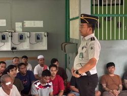 Sinergi Pengamanan dan Pembinaan, Pejabat Struktural Lapas Kelas I Bandar Lampung Berikan Pengarahan Langsung Kepada Warga Binaan
